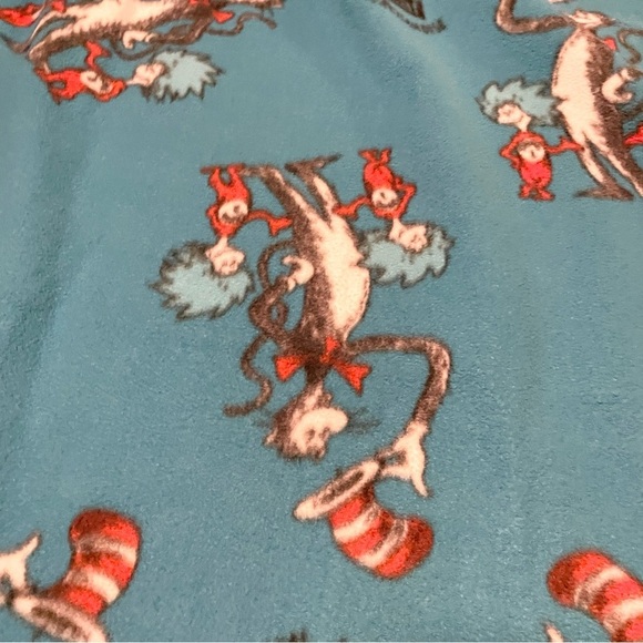 2003 Cat in the Hat Dr. Seuss Blanket 82” x 58” - Picture 4 of 16